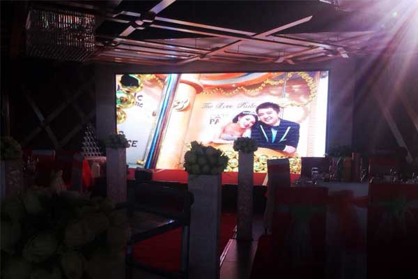 澳澜阁酒店餐厅舞台背景室内P5全彩